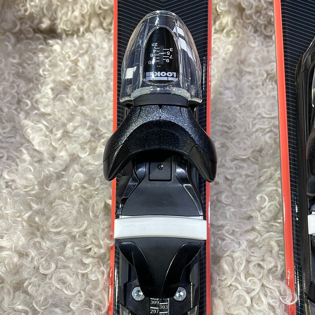 Skis NOVA 4 ROSSIGNOL 162cm Skis CA & Bindings Bundle