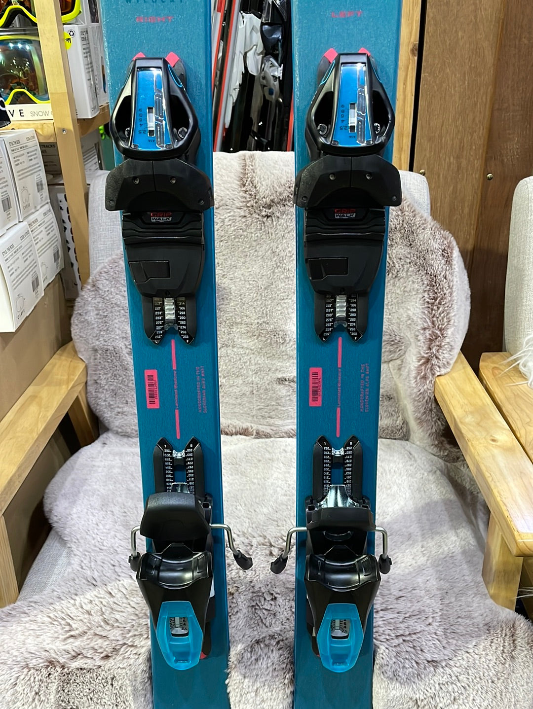 SKIS ELAN WILDCAT 76 Skis & Bindings Bundle
