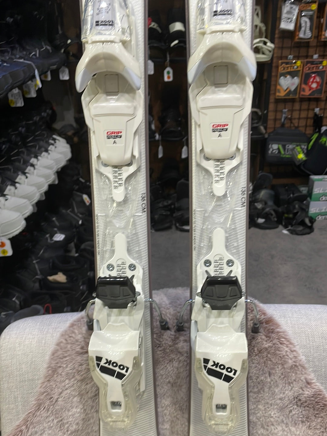 Skis ROSSIGNOL NOVA 2 Womens, On Piste Skis & Bindings