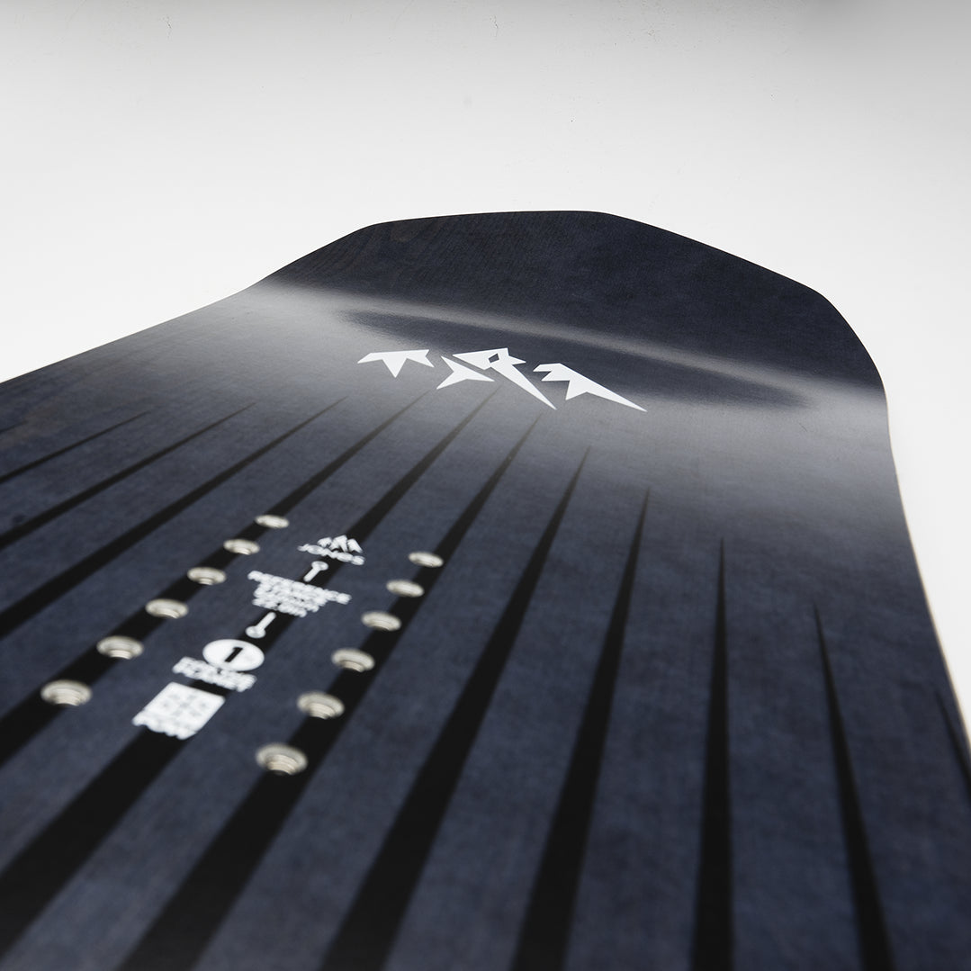 Snowboard JONES 2026 Freecarver 9000s Snowboard