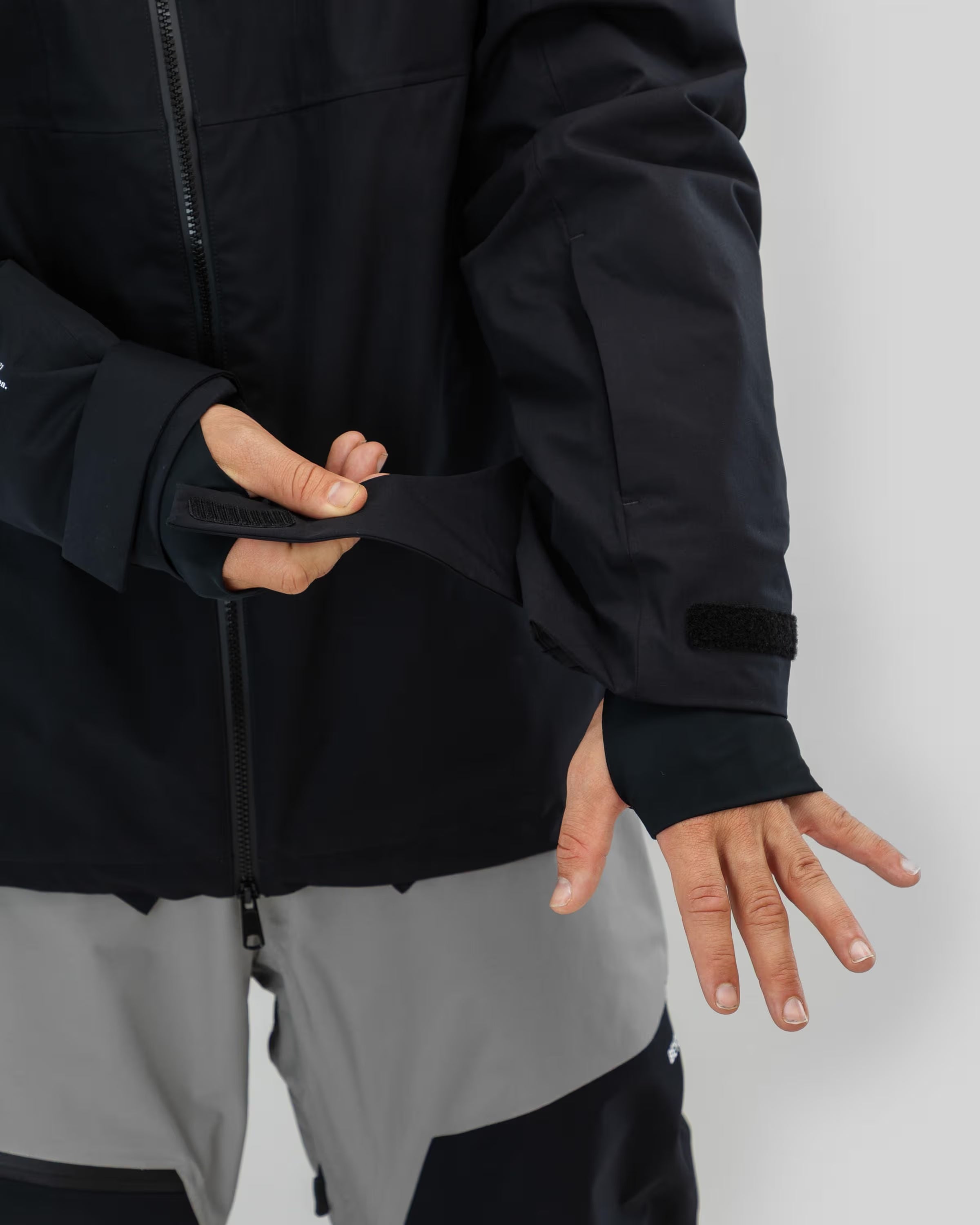Beyond Medals Fullzip Jacket 2L - Black