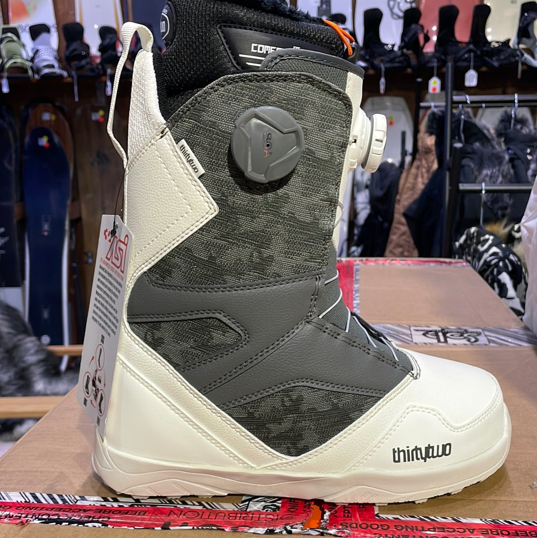 Snowboard Boots THIRTYTWO STW Double Boa, Womens- White Camo