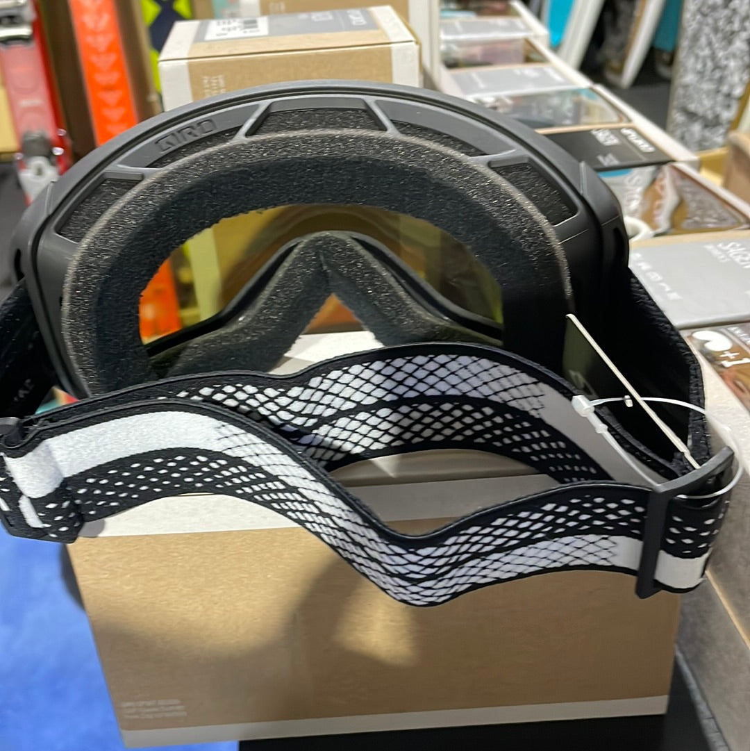 Snow Goggles SAGEN GIRO Black And White Flow / Amber Scarlett + Yellow Lenses