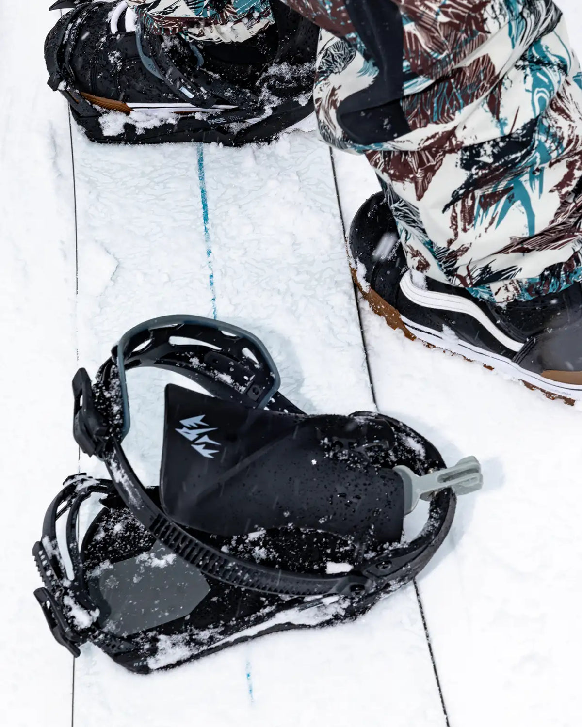 JONES Mercury FASE® Snowboard Binding- Stealth Black