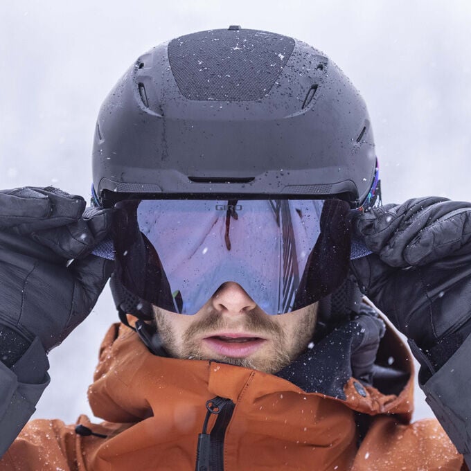 Snow Helmet GIRO Tor Spherical Helmet- Black