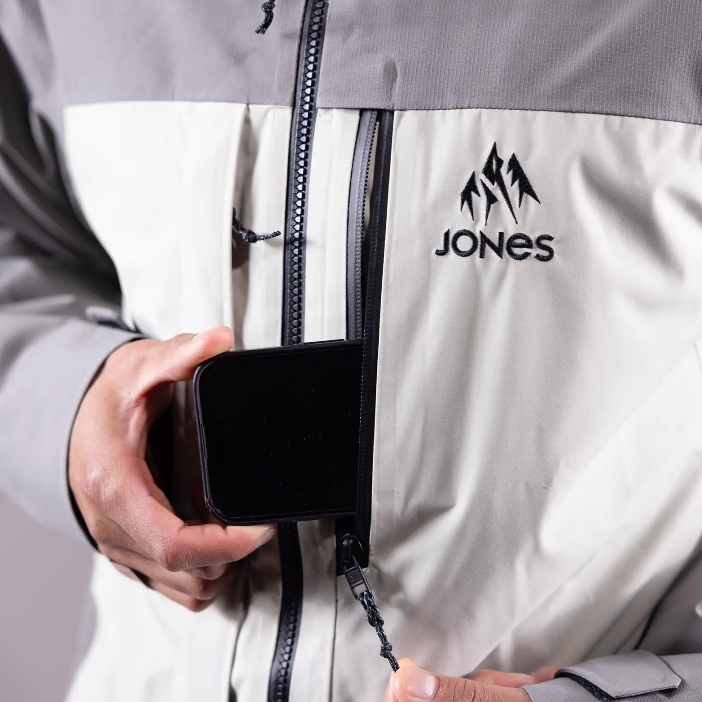 Snow Jacket JONES Mountain Surf Insulated Jacket- Mens, Smoke Grey 2025