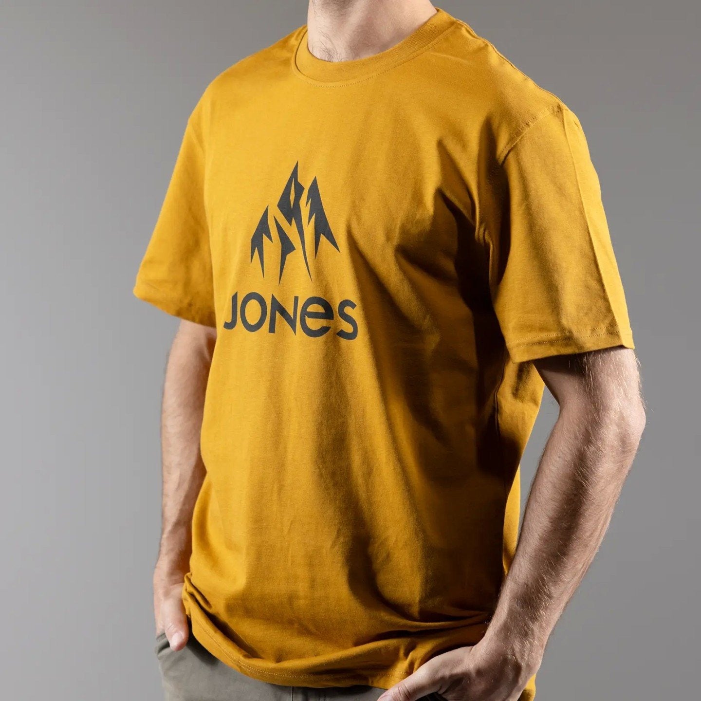 JONES Men's Truckee Organic Cotton Tee- Sierra Brown